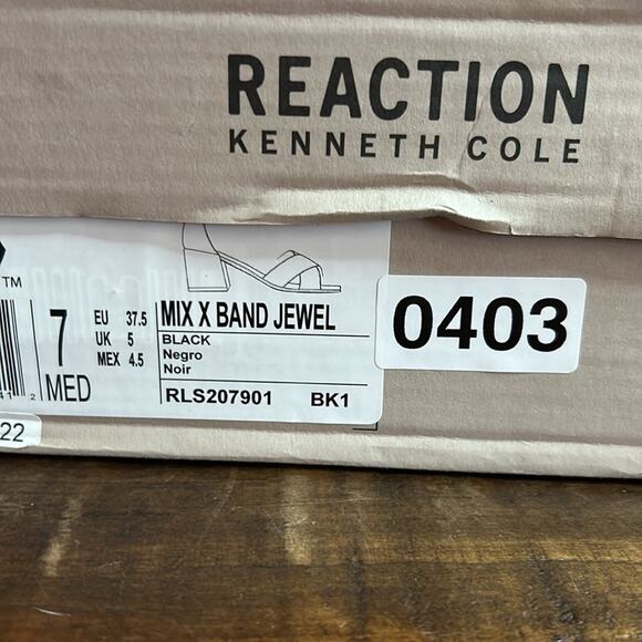 KENNETH COLE REACTION  Mix X Band Dress Sandal Black NEW Size 7 - Picture 11 of 11